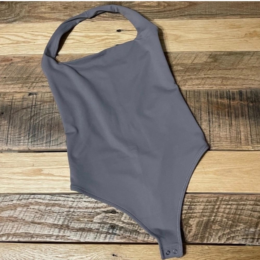 Abercrombie & Fitch halter body suit
